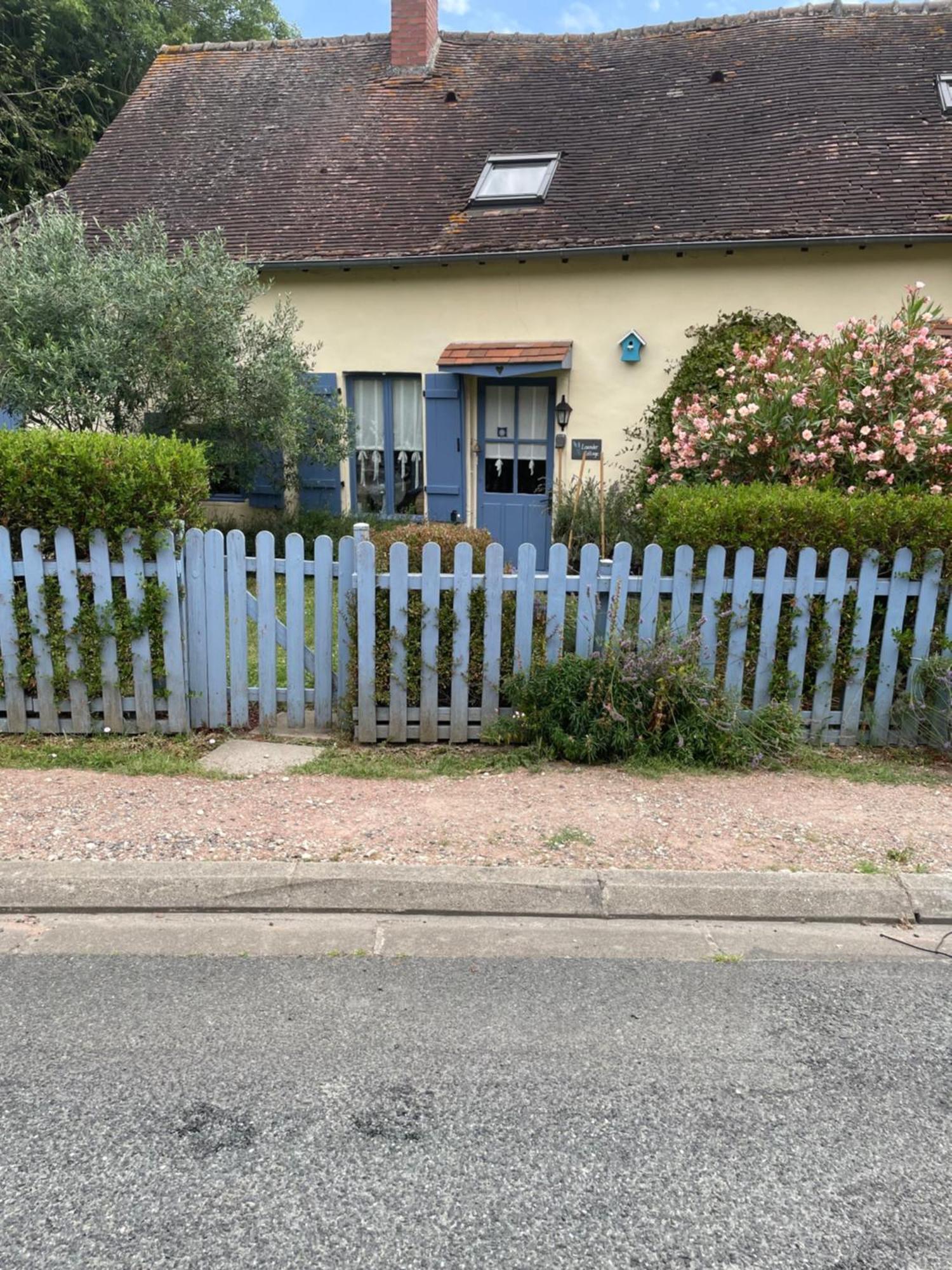 Lavender Cottage Chezelles  Exteriör bild